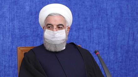 Hassan Ruhani, Präsident des Iran, leitet eine Sitzung der wirtschaftlichen Koordinationszentrale der Regierung.