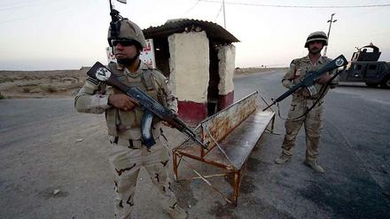 Irakische Soldaten sollen in einer Großoffensive die Stadt Tikrit zurückerobern.
