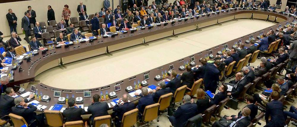 Der runde Tisch der Internationalen Koalition gegen die Terrormiliz IS am Mittwoch im Nato-Hauptquartier in Brüssel.