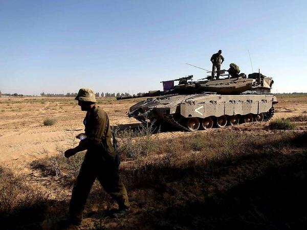Israelische Soldaten am Donnerstag im Grenzgebiet zum Gazastreifen