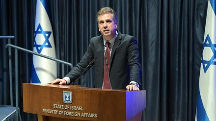 Außenminister Eli Cohen kündigte an, man wolle sich öffentlich weniger zum Krieg äußern.