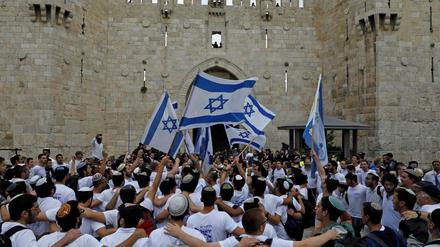 Israelische Siedler feiern den Jerusalem-Tag