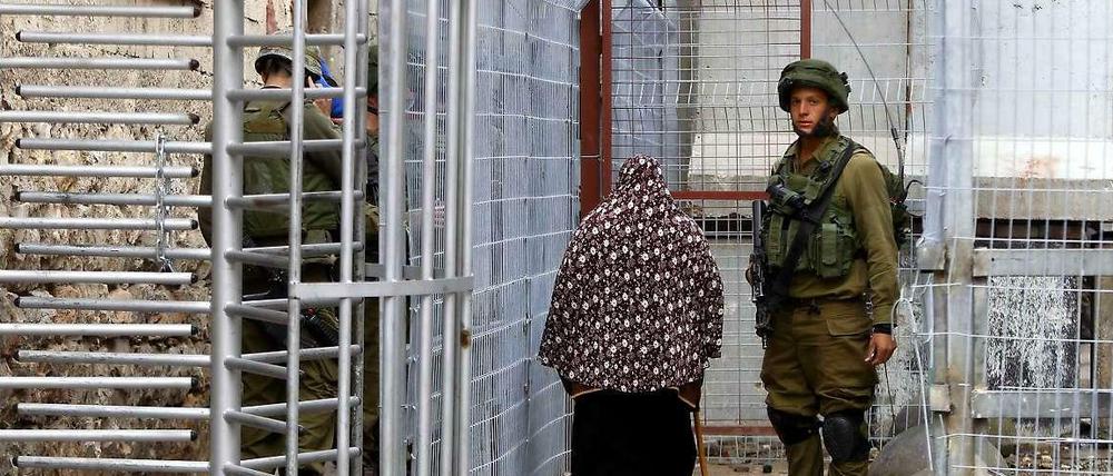 Alltag für die Menschen in Hebron: Checkpoints, Schikanen, Angst. 