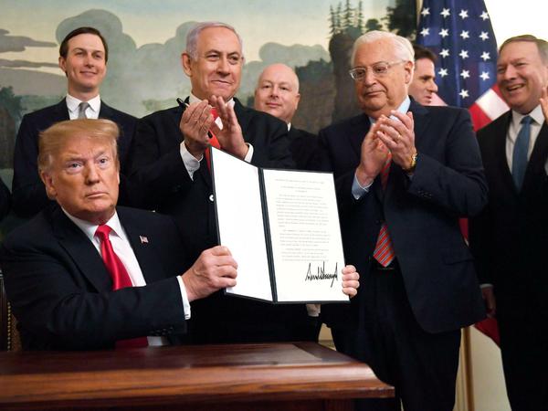 Ein Erfolg für Netanjahu. Donald Trump erkennt Israel Souveränität über den Golan an.