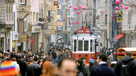 Viel Verkehr = viel zu tun. Die türkische Wirtschaft boomt - nicht nur in Istanbul.