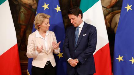 Die künftige EU-Kommissionschefin Ursula von der Leyen und der italienische Premier Guiseppe Conte bei einem Treffen in Italien.