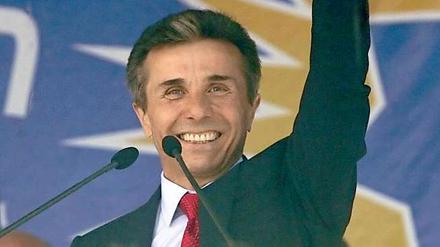 Wahlsieger in Georgien sind der bisherige Oppositionsführer Bidsina Iwanischwili und seine Partei "Georgischer Traum".
