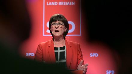 Erklärt Vorschläge für Steuersenkungen für "gefährlich": SPD-Chefin Saskia Esken, hier Mitte Januar in Bremen.