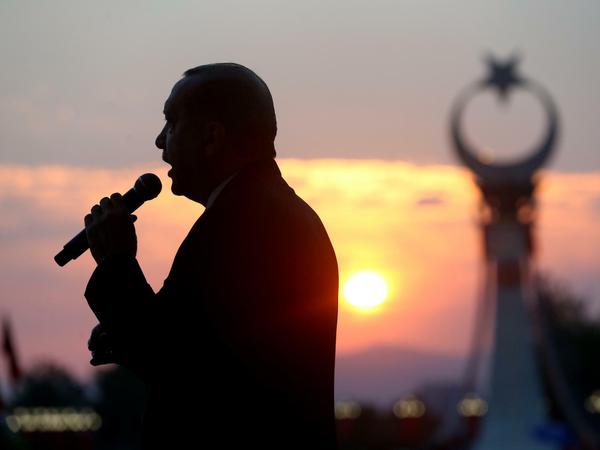Der türkische Präsident Recep Tayyip Erdogan steht auf Seiten Katars und der Muslimbruderschaften (Archivbild).