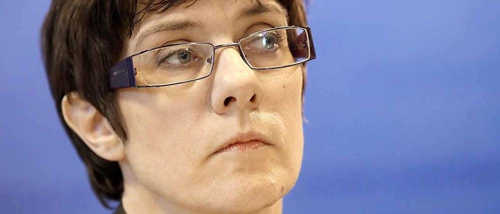 Die saarländische Ministerpräsidentin Annegret Kramp-Karrenbauer (CDU) muss sich einen neuen Koalitionspartner suchen. 