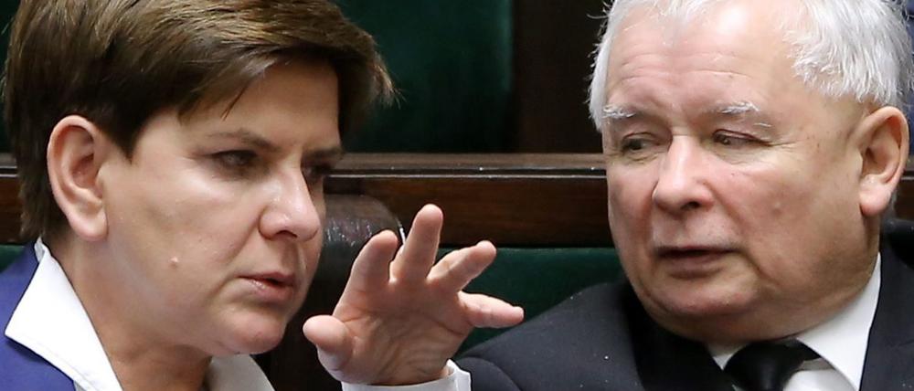  PiS-Chef Jaroslaw Kaczynski und Ministerpräsidentin Beata Szydlo. 