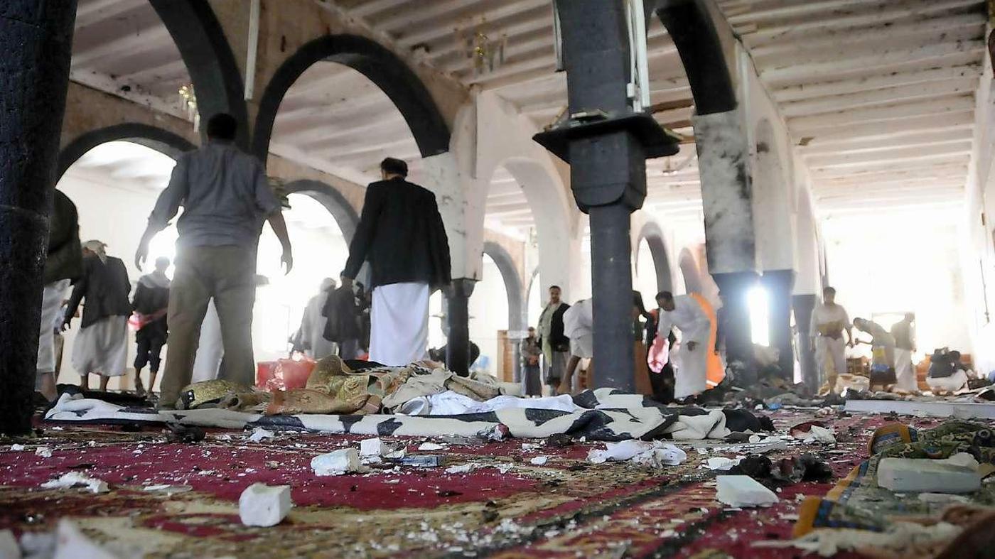 Massaker im Jemen Selbstmordattentate auf zwei Moscheen mindestens