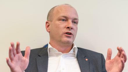 Muss sich erklären: Der Regensburger Oberbürgermeister Joachim Wolbergs ist wegen einer Affäre um Spenden von Bauunternehmern an seinen SPD-Ortsverein verhaftet worden. 
