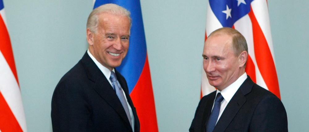 Eine Begegnung aus dem Jahr 2011: Joe Biden und Wladimir Putin.