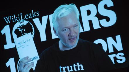 Wikileaks-Gründer Julian Assange, per Video zugeschaltet zum Jubiläum seiner Plattform. 
