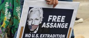 Auf einer Demonstration in Sydney, Australien, fordern Mitmarschierende die Freilassung von Wikileaks-Gründer Julian Assange.