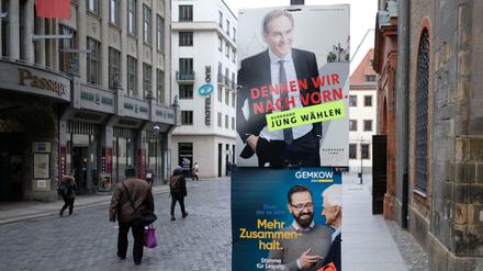Leipzig hat die Wahl zwischen Burkhard Jung (SPD/ oben) und dem Kandidaten der CDU, Sebastian Gemkow.