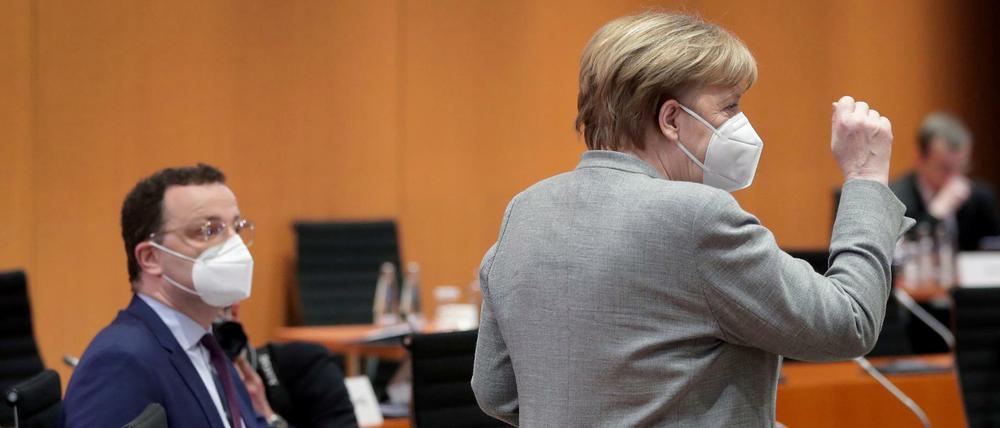 Bundeskanzlerin Angela Merkel (CDU) und Bundesgesundheitsminister Jens Spahn (CDU) im Kanzleramt.