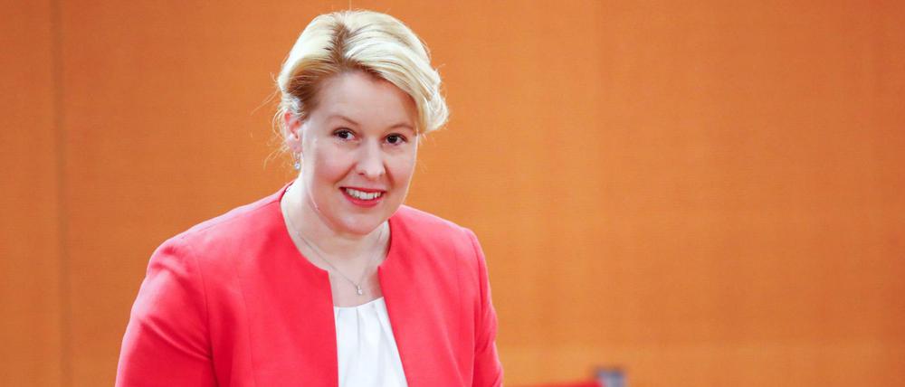 Die FDP wirft Bundesfamilienministerin Franziska Giffey (SPD) vor, zu wenig gegen häusliche Gewalt zu tun. 