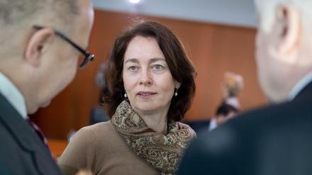Justizministerin Katarina Barley (SPD) im Gespräch mit den Kabinettskollegen Peter Altmaier (CDU, links) und Horst Seehofer (CSU).