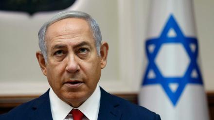 Benjamin Netanjahu, Ministerpräsident von Israel, spricht beim wöchentlichen Kabinettstreffen in seinem Büro.