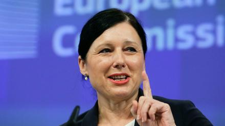 Die tschechische Politikerin Vera Jourova ist als Vizepräsidentin der EU-Kommission für die Rechtsstaatlichkeit zuständig.