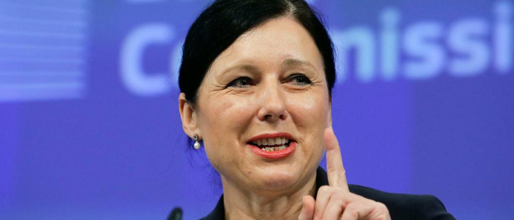 Die tschechische Politikerin Vera Jourova ist als Vizepräsidentin der EU-Kommission für die Rechtsstaatlichkeit zuständig.