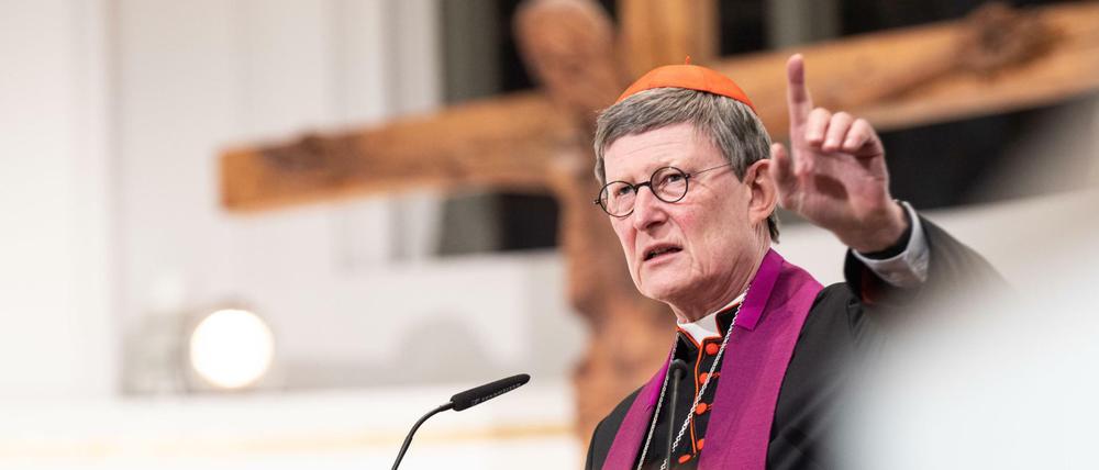 Kardinal Woelki gibt Fehler zu, aber Tausende Katholiken meinen, das ist zu wenig.
