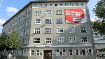 Karl-Liebknecht-Haus am Berliner Rosa-Luxemburg-Platz, Parteizentrale der Linken
