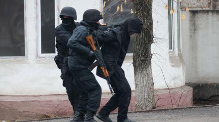 Festnahme eines Mannes in Almaty