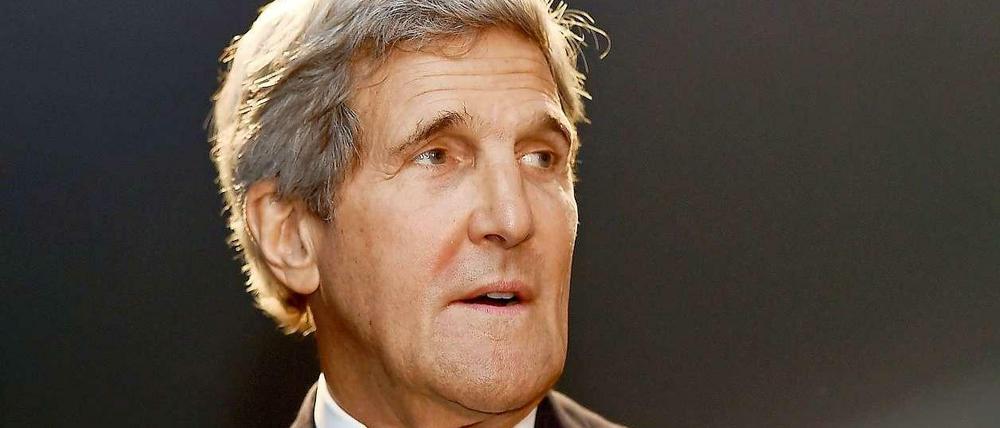 US-Außenminister John Kerry spricht mit dem Chef der Arabischen Liga, Nabil al-Arabi.