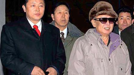 Vater und Sohn: Kim Jong-Un (links) soll Kim Jong-Il beerben.