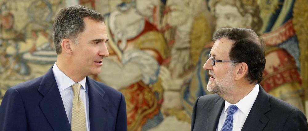 Spaniens König Felipe VI (links) und der amtierende Ministerpräsidenten Mariano Rajoy