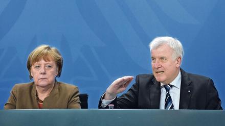 Bundeskanzlerin Angela Merkel (CDU) und der CSU-Vorsitzende Horst Seehofer