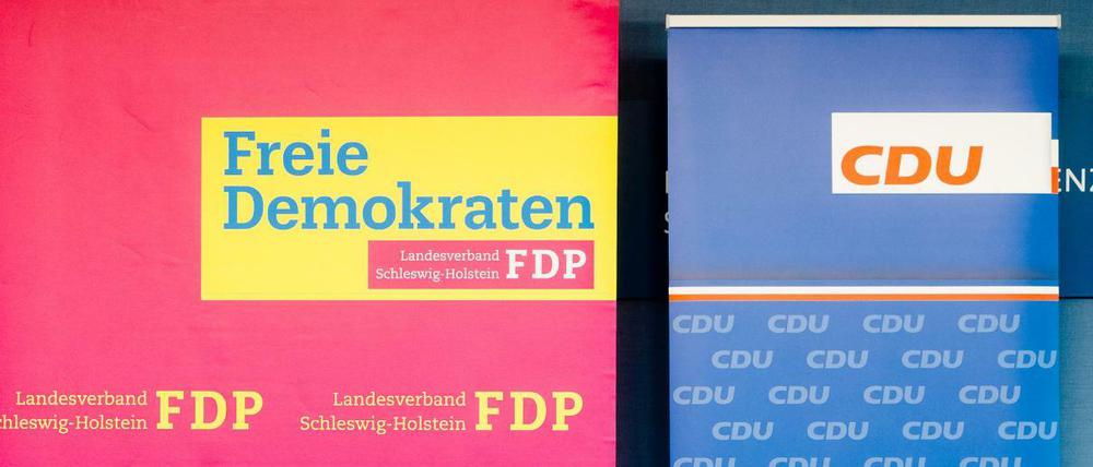 Die FDP ganz breit, die CDU am Rand? Eine Momentaufnahme aus den Koalitionsverhandlungen in Schleswig-Holstein.