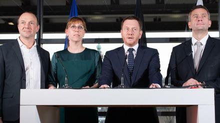 Wolfram Günther (Bündnis 90/Die Grünen), Katja Meier (Bündnis 90/Die Grünen), Michael Kretschmer (CDU) und Martin Dulig (SPD).