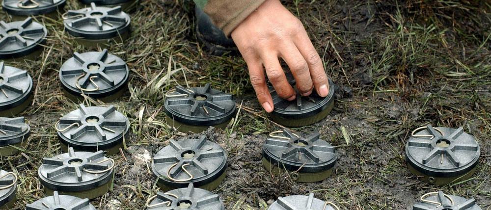 Landminen – hier entdeckte Kriegswaffen in Kolumbien – töten weltweit viele Menschen.