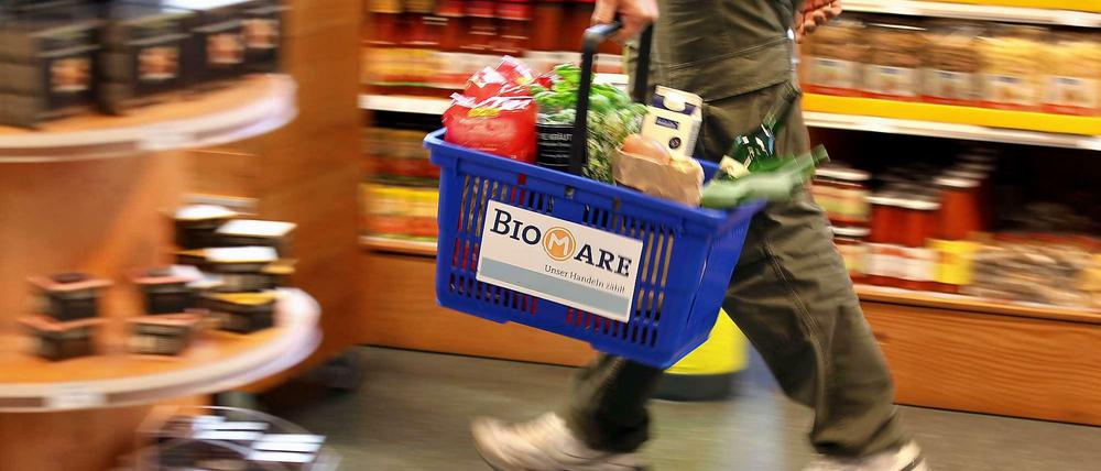 Einkaufen, um das Gewissen zu beruhigen? Auch Bio-Konsum bleibt Konsum, meint unser Gastautor.