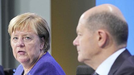 Die geschäftsführende Bundeskanzlerin Angela Merkel (CDU) und ihr fast schon designierter Nachfolger Olaf Scholz (SPD).