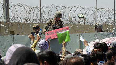 Das US-Militär soll einem Bericht zufolge mit den Taliban ein „geheimes Tor“ am Flughafen Kabul betrieben haben.