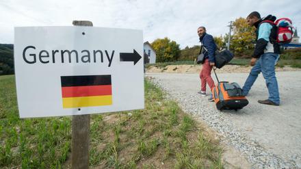 Auf dem Weg nach Deutschland: Flüchtlinge aus Syrien im österreichischen Julbach nahe der deutschen Grenze. 