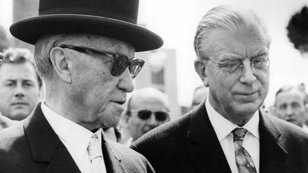 Bundeskanzler Konrad Adenauer mit seinem engsten Vertrauten Hans Globke, der das Bespitzelungsprojekt einfädelte.