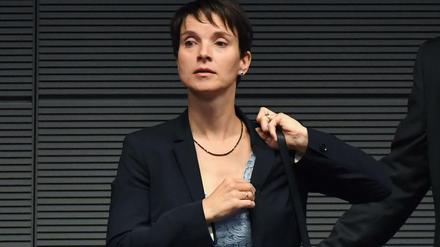 Die fraktionslose Abgeordnete Frauke Petry in der konstituierenden Sitzung des Deutschen Bundestages.