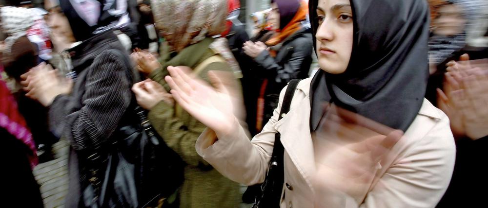 70 Prozent aller türkischen Frauen tragen ein Kopftuch.