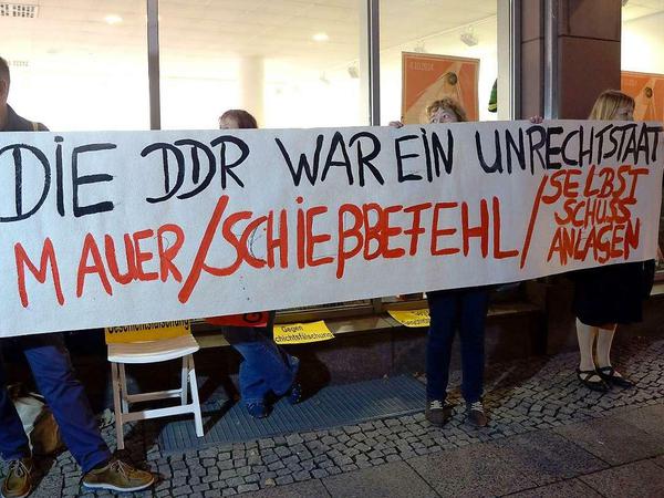 Unrechtsstaat - oder nicht? Protest gegen einen Auftritt von Egon Krenz am vergangenen Dienstag in Berlin