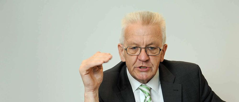 Nach dem Atomunfall von Fukushima wurde der heute 65-Jährige im Mai 2011 zum baden-württembergischen Ministerpräsidenten gewählt. Seine Popularität ist ungebrochen.