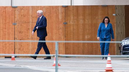 Horst Seehofer (l.) und Andrea Nahles nach einem Treffen im Bundeskanzleramt.
