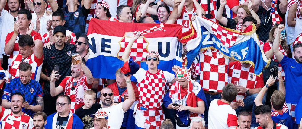 Kroatische Fans beim Achtelfinale ihrer Mannschaft gegen Spanien in Kopenhagen