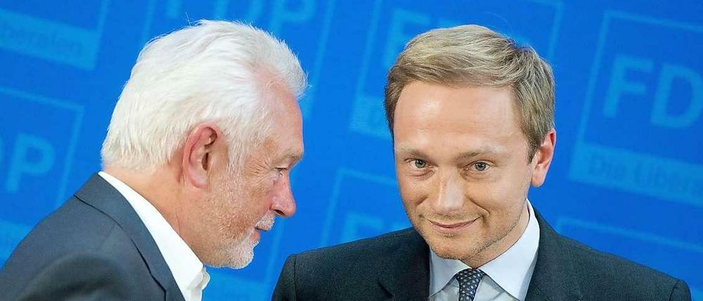 Bunte Farben, klare Worte: FDP-Chef Christian Lindner (rechts) und sein Vize Wolfgang Kubicki wollen die Liberalen mit dem Dreikönigstreffen wieder auf die Erfolgsspur führen.
