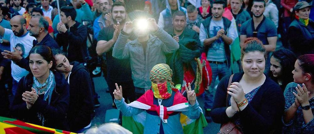 In ganze Europa demonstrieren Kurden gegen die Terrormiliz IS - so wie hier in Stuttgart.